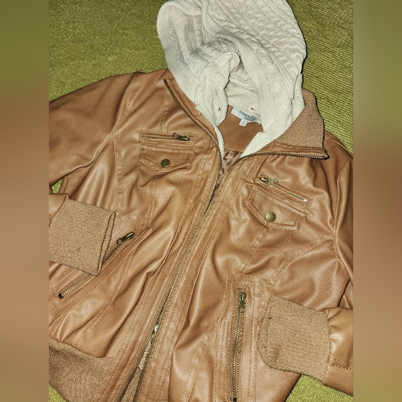 Hooded Jacket - Picture 2 of 16
